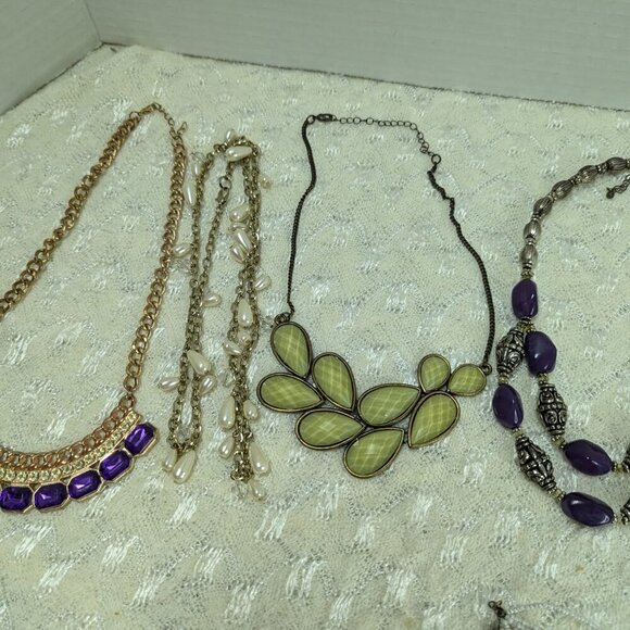 Lot Of 4 Fashion Statement Necklaces Mixed materials COSTUME JEWELRY LOT 0810-02 - Picture 11 of 11